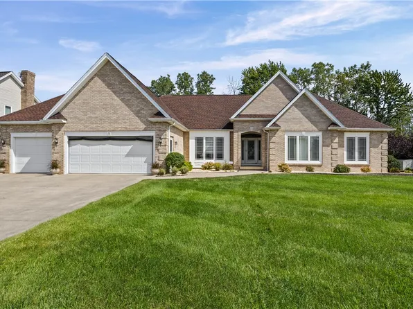 18 Queensland Dr, Spencerport, NY 14559