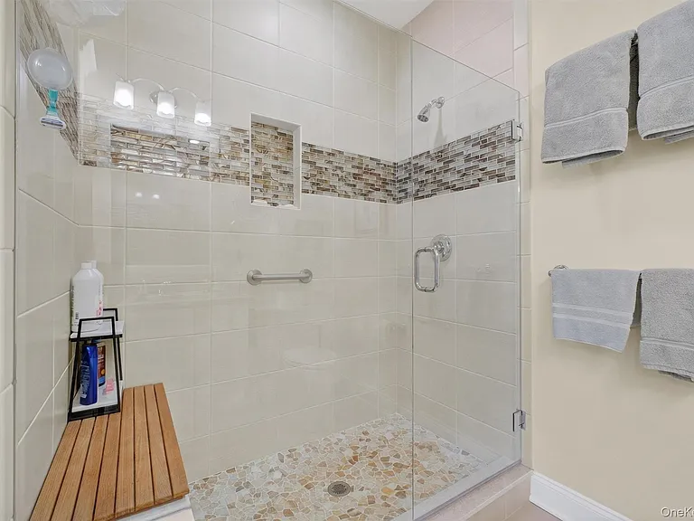 17 Deforest Dr — Photo 32