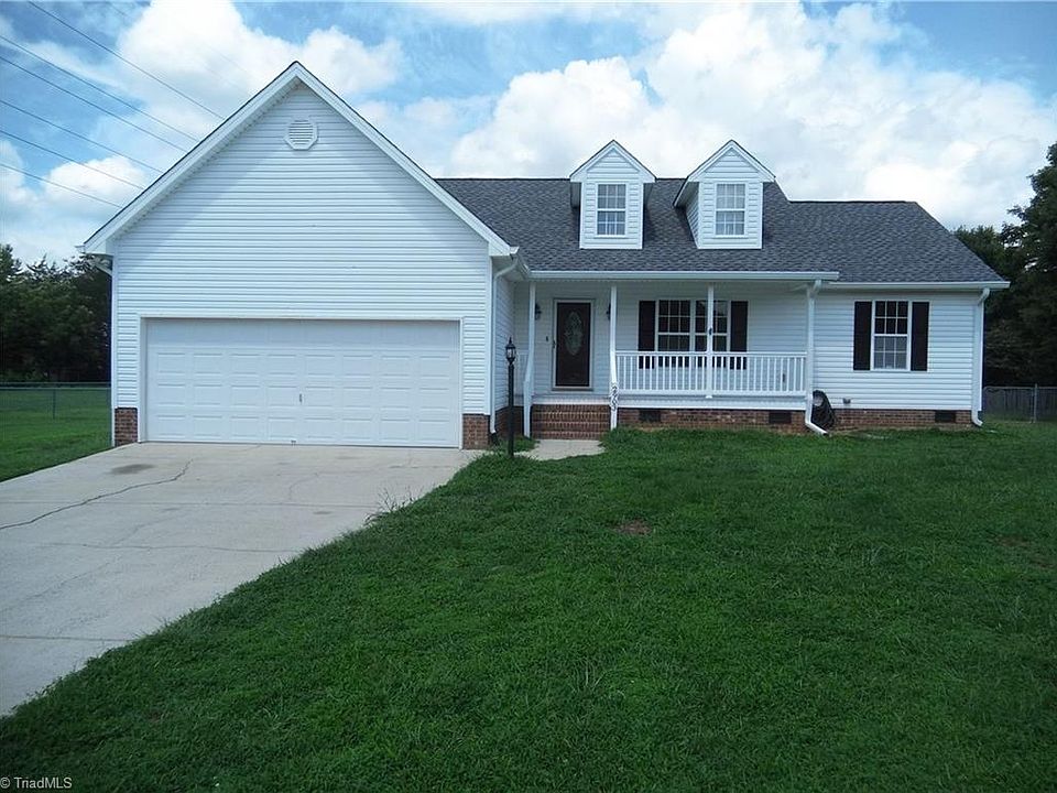 1st image of 2903 Mitchell Wood Dr