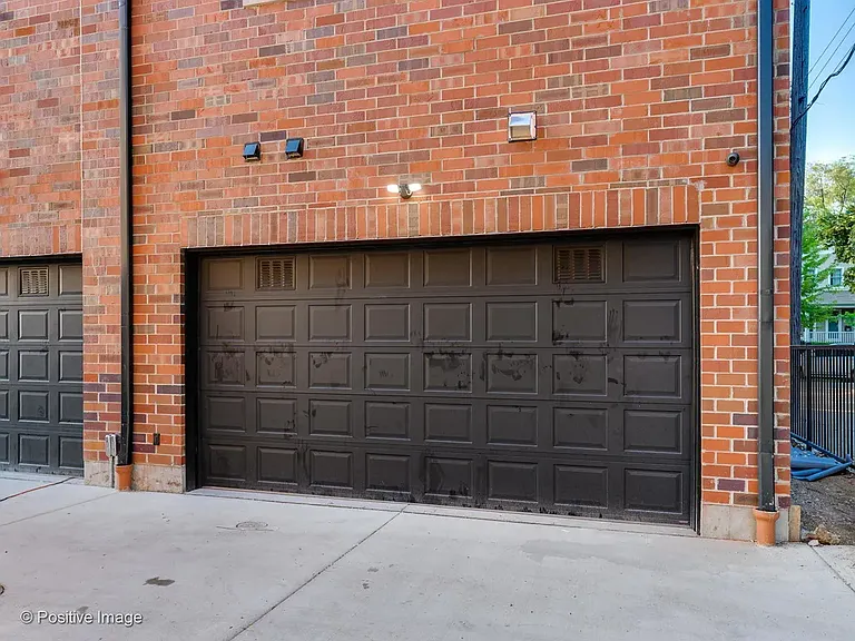 2345 W Morse Ave — Photo 25