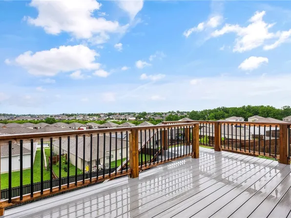 615 Woodcreek Loop, Lowell, AR 72745