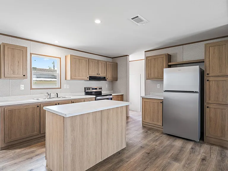 7480 SE Eagle Ave — Photo 5