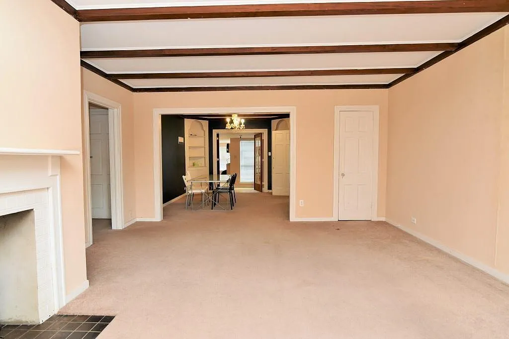 3 bed, 1.0 bath, 3468 sqft, $2,400 — Photo 4
