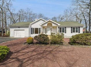 4 Carols Way, Hampton Bays, NY 11946
