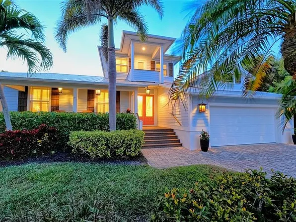 605 N Point Dr, Holmes Beach, FL 34217