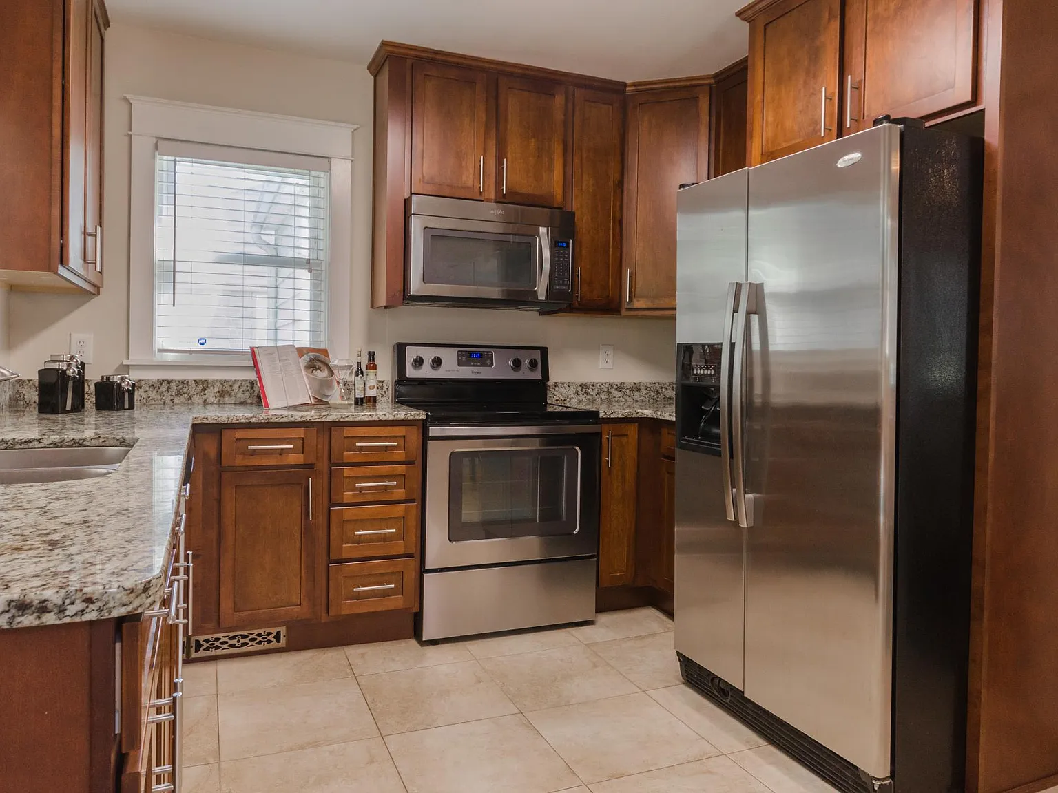 3721 Oakwood Ave — Photo 4