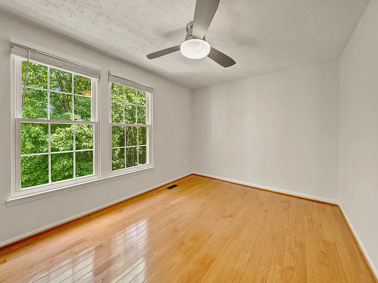 1931 Belmont Ridge Ct — Photo 21