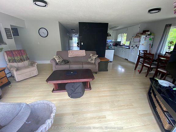 4th image of 204 Mineral Springs Rd