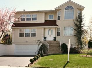 39 Interstate Highway U Willets Rd, Albertson, NY 11507