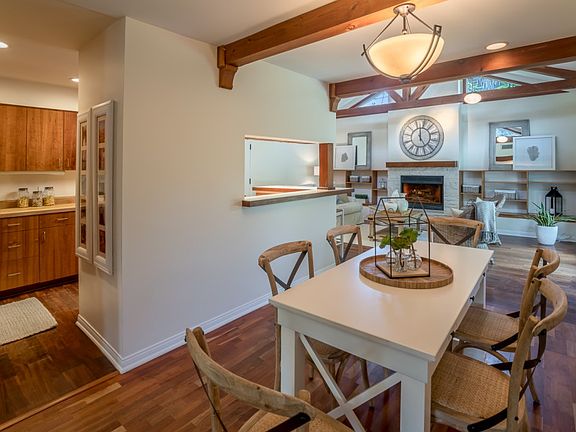 4th image of 2556 Mesa School Ln