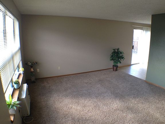 5th image of 1204-1206 S 40th Ave #1204B