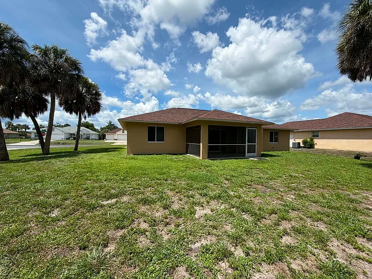 17031 Hillsborough Blvd — Photo 36
