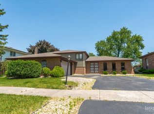 948 E 194th St, Glenwood, IL