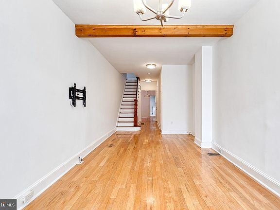 4th image of 920 S Ellwood Ave