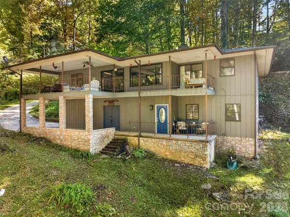 180 Divot Dr, Canton, NC 28716