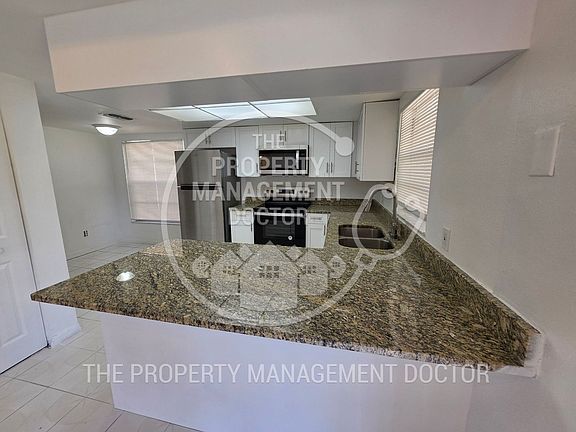 4th image of 1617 Crossridge Dr