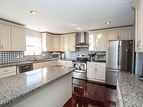 5th image of 6025 Wild Flower Ct