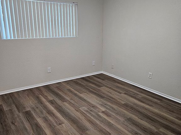 2nd image of 3504 Avenida Del Presidente #1