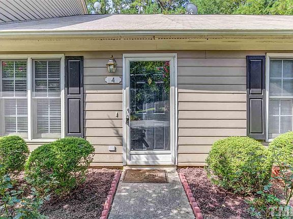 4th image of 4 Crystal Oaks Ct