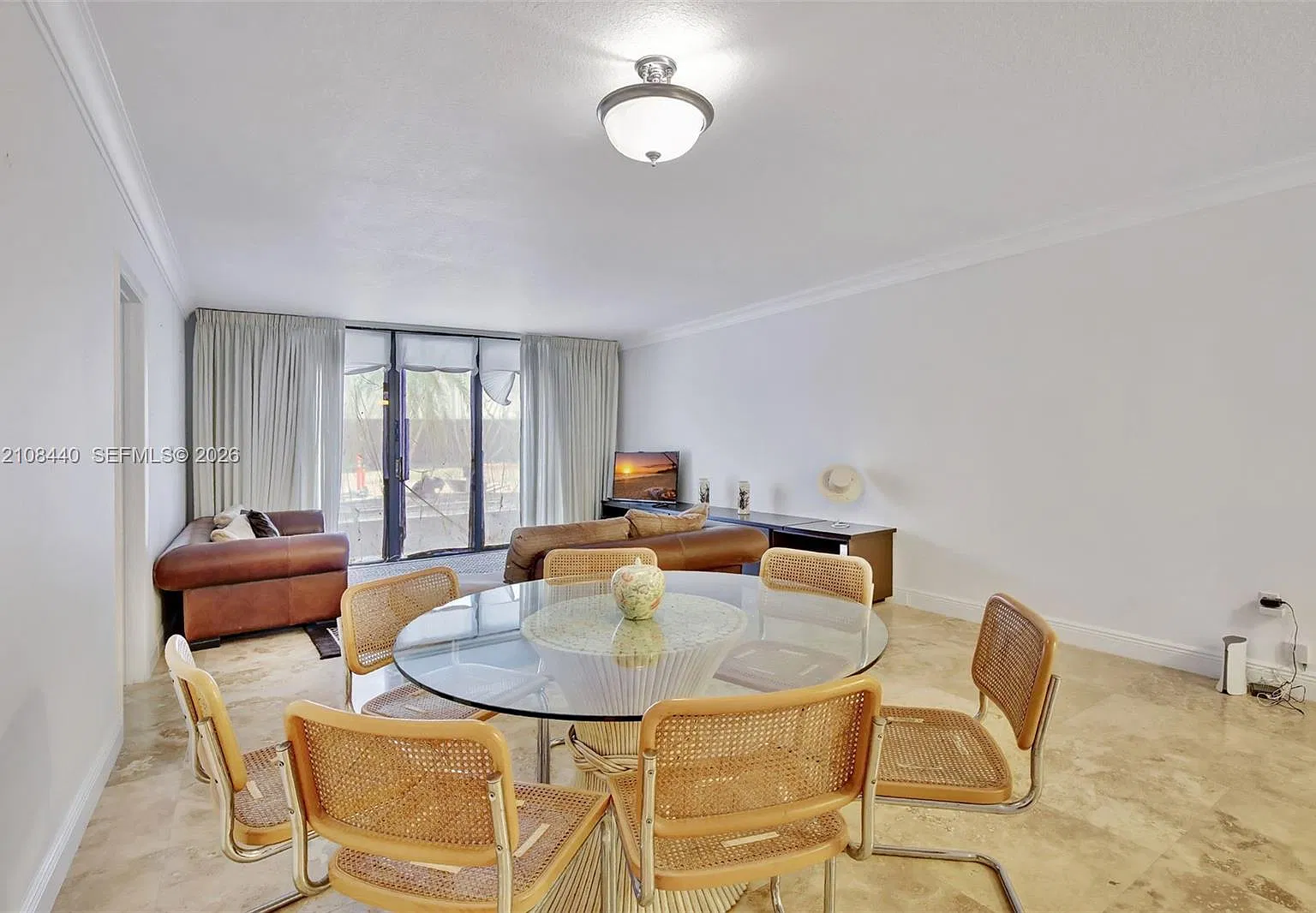 Balmoral Condo — Photo 4