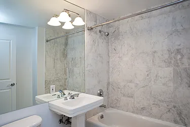 Rented by R New York