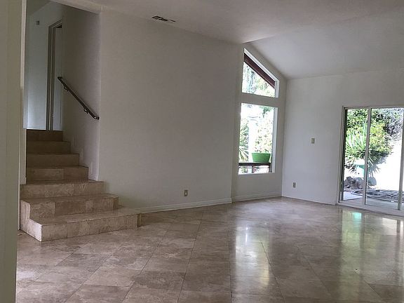 5th image of 910 Lorinda Dr