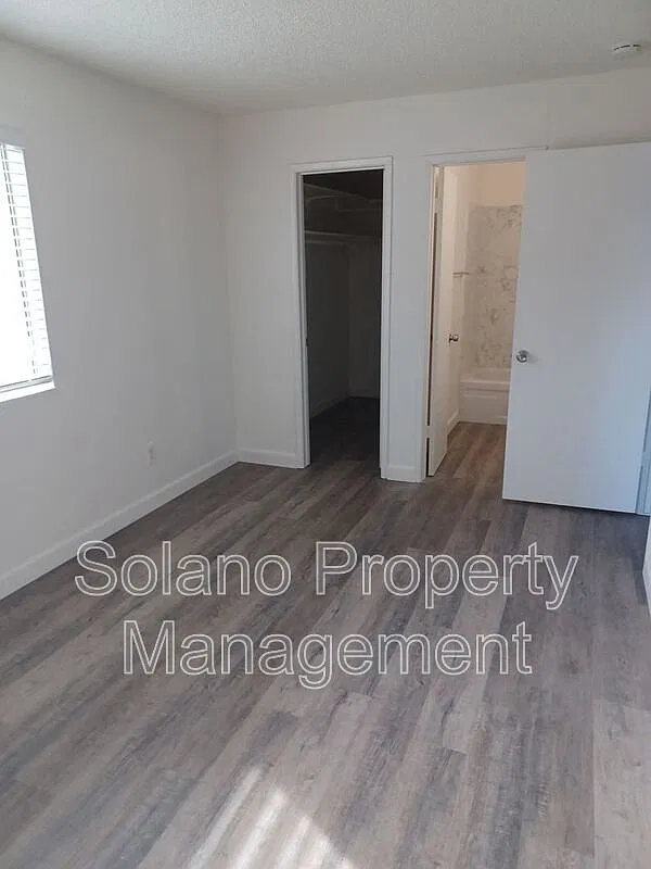 Studio, 528 sqft, $1,450 — Photo 2