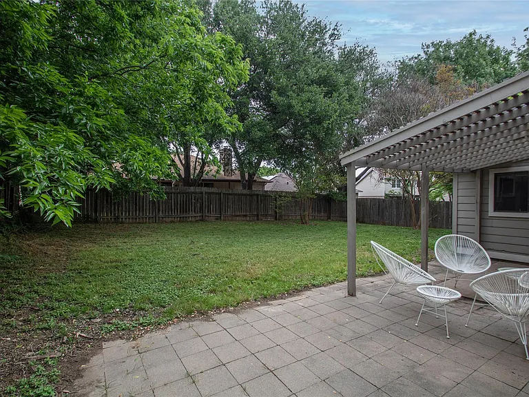 2108 Warfield Way — Photo 20