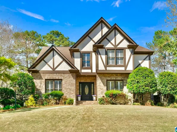 1118 Lake Colony Ln, Vestavia, AL 35242