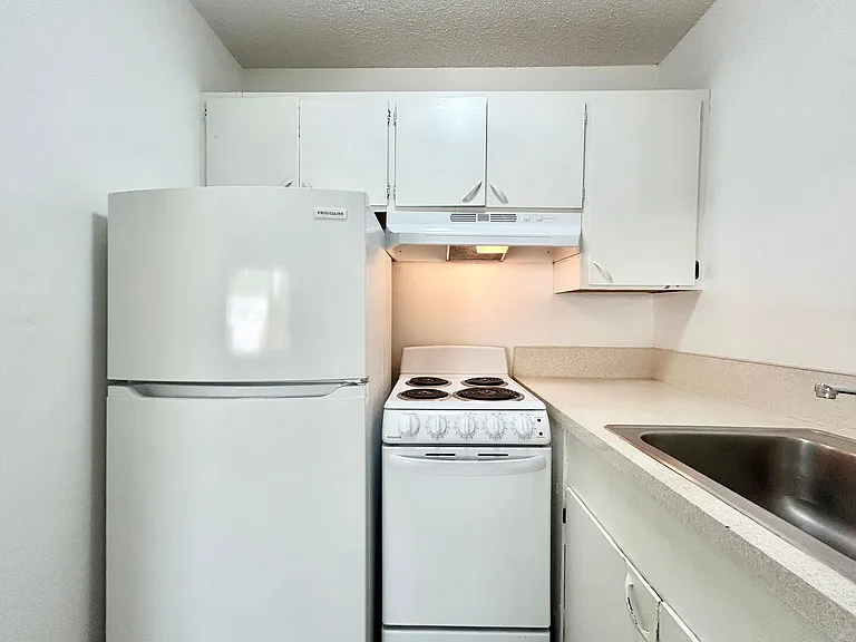 341-347 SE 30th Pl — Photo 14