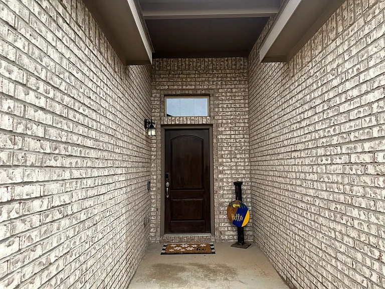 7539 Orion Rd — Photo 2