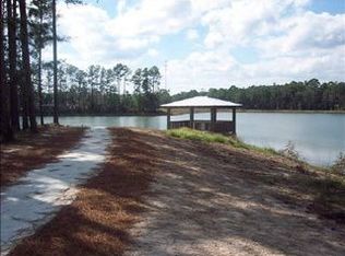 231 Waters Edge Dr, Kingsland, GA 31548