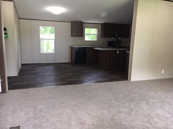 3rd image of 1575 Carlisle Dr