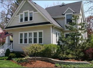 517 S Cook St, Barrington, IL 60010