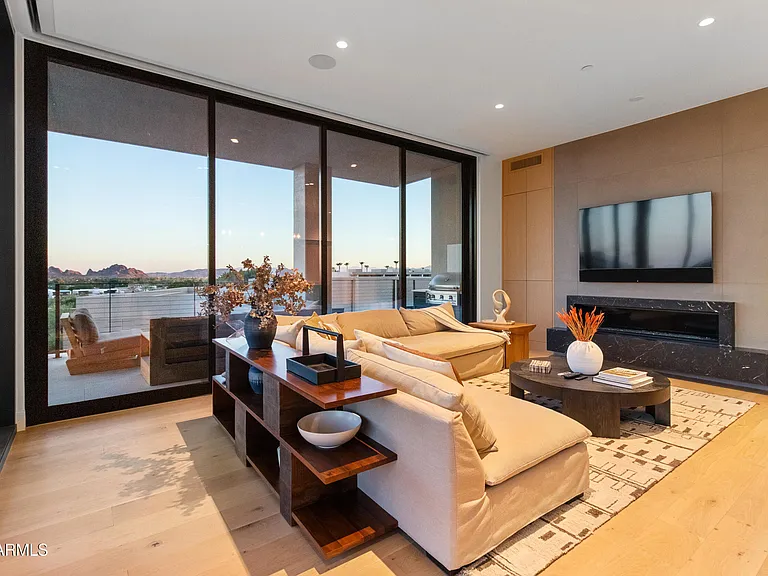 5000 N Camelback Ridge Dr #302 — Photo 8
