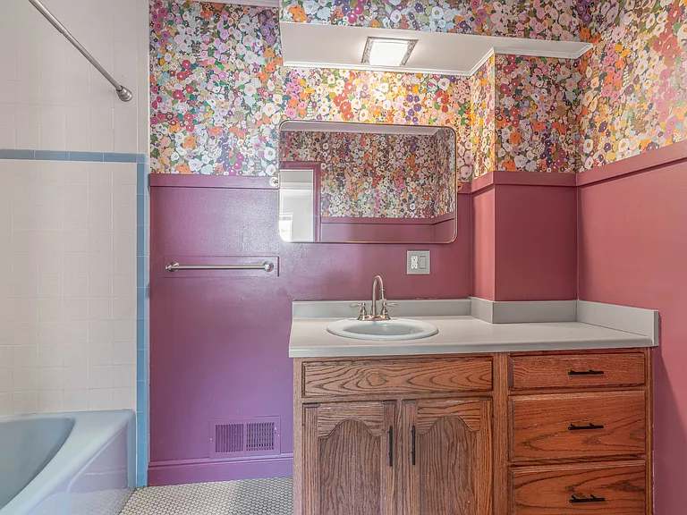 289 N 700 E — Photo 18