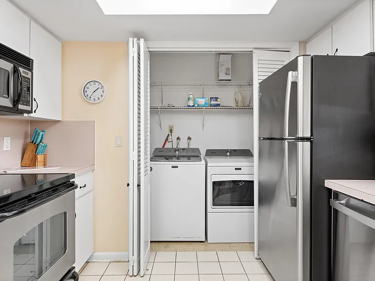 249 Center St #2C — Photo 17