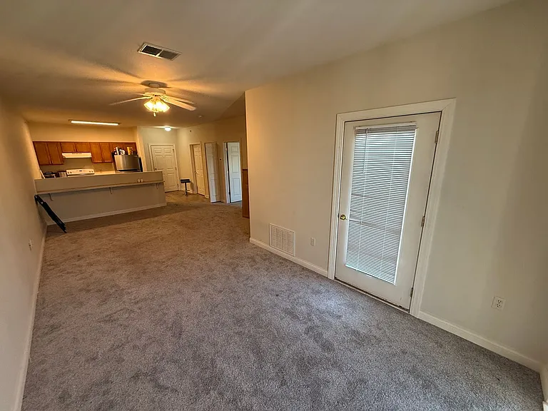 Uptown Brass Apartments — Photo 4