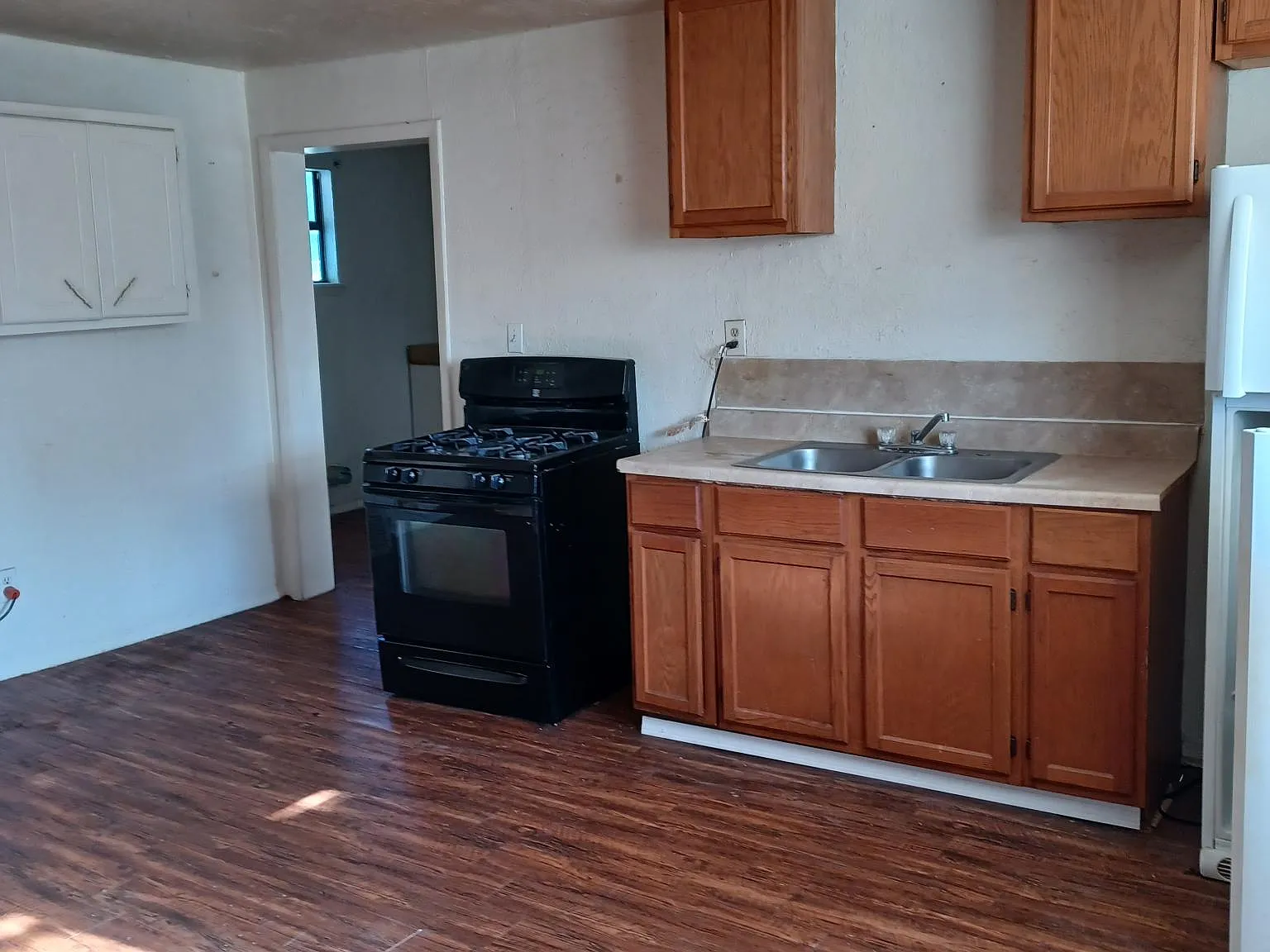 2 bed, 950 sqft, $700 — Photo 3