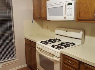 1802 Parkwood Dr, Leander, TX 78641