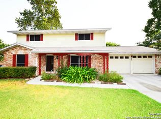 202 Granada Dr, Universal City, TX 78148
