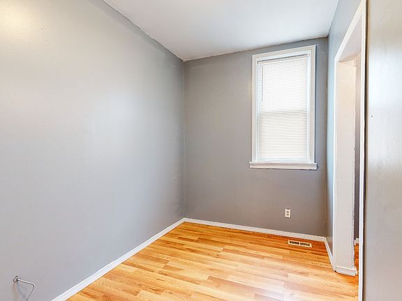4th image of 4912 Indianapolis Blvd #1F