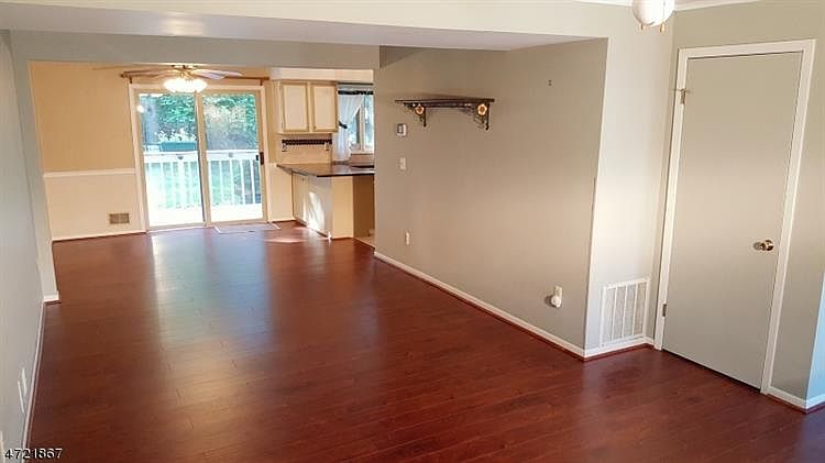 1st image of 413 Iroquois Ct #413