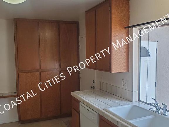4th image of 1696 Carmel Cir E