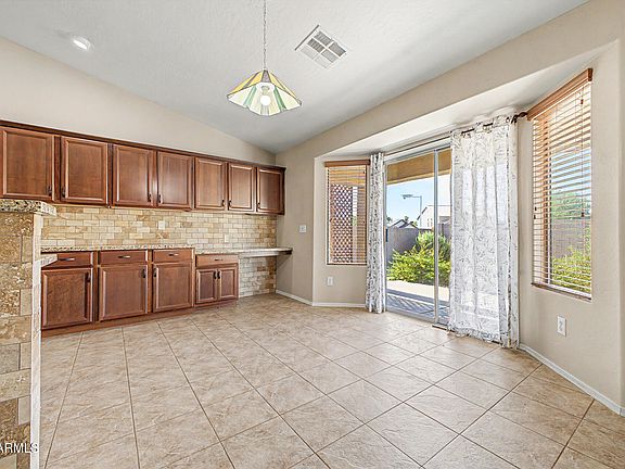 3rd image of 45768 W Dutchman Drive