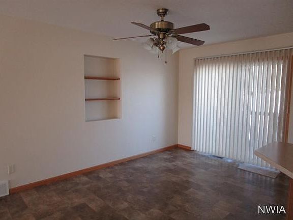 3rd image of 806 Brookdale Dr