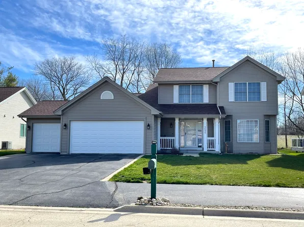 3695 Lakeshore Dr, Winnebago, IL 61088