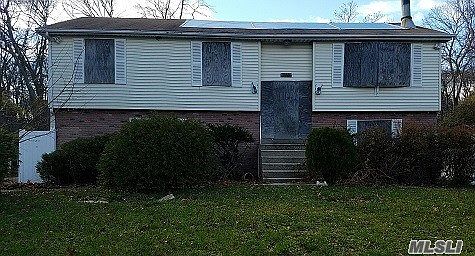 2nd image of 22 Hickory St