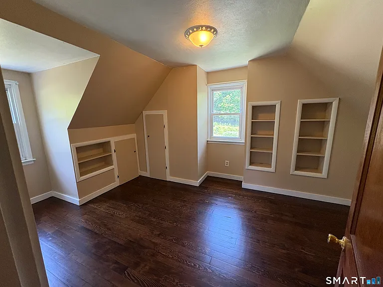 220 School St — Photo 14