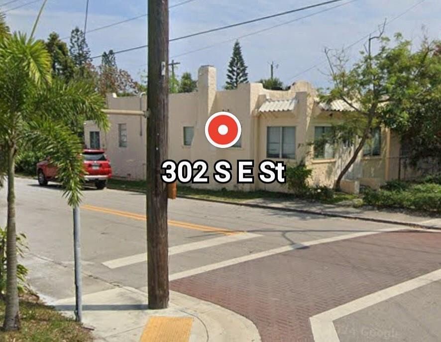 2nd image of 302 S E Street
